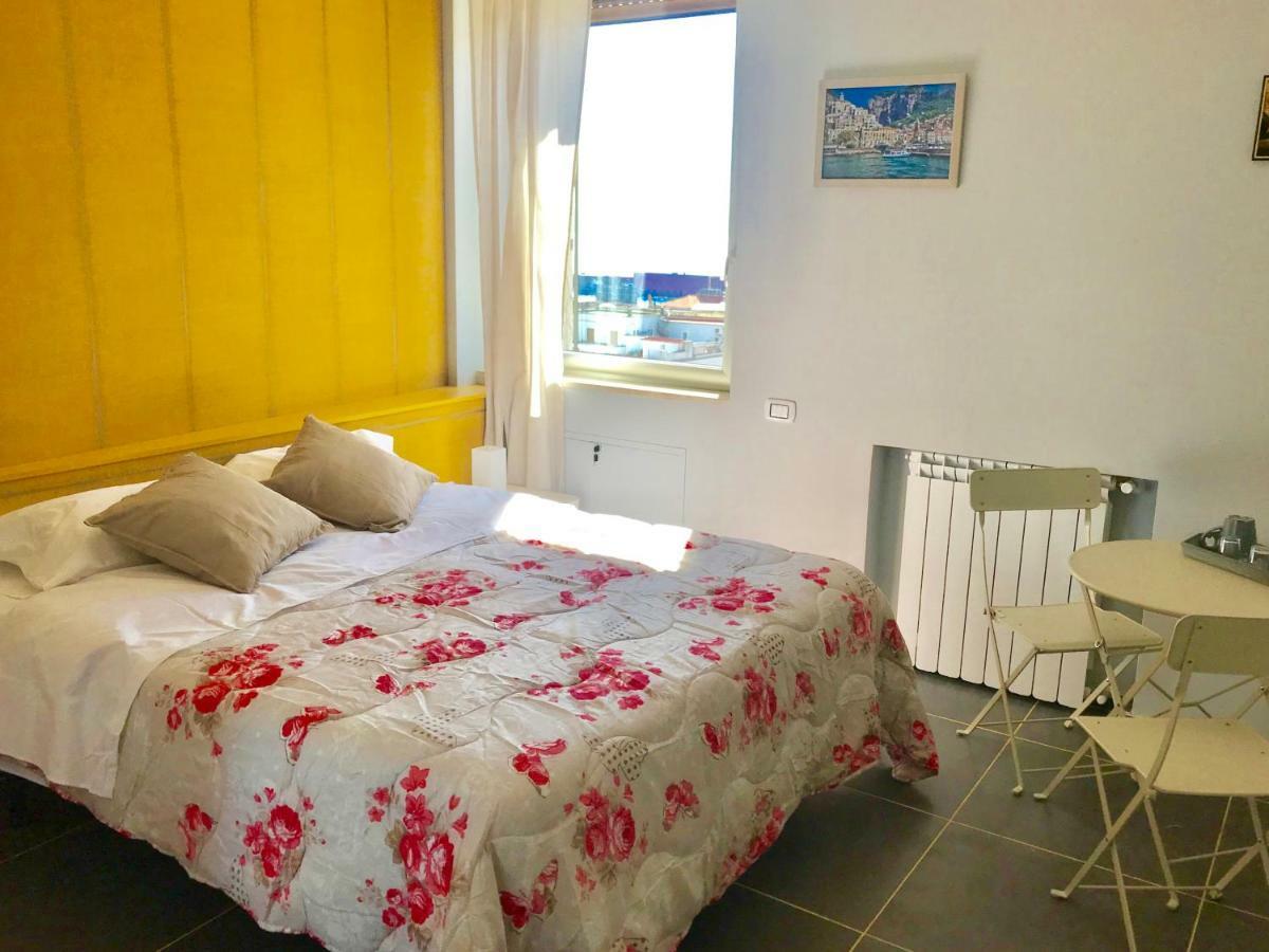 נאפולי Il Grattacielo B&B מראה חיצוני תמונה